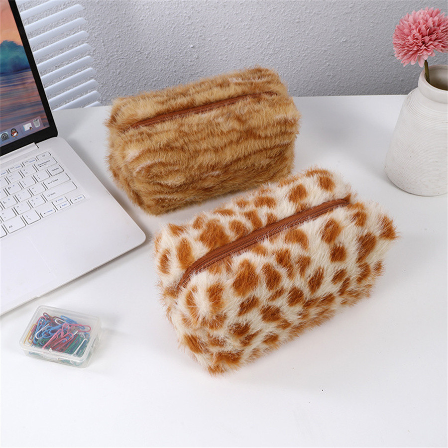 

Leopard Soft Plush Travel Cosmetic Lipstick Brush Storage Bag Toiletry Kit Women Makeup Handbags