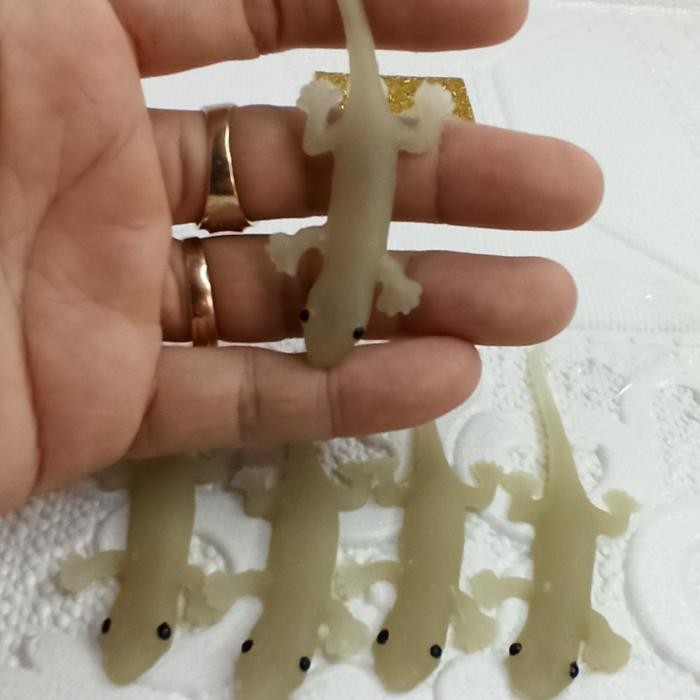 MAINAN CICAK KARET BESAR