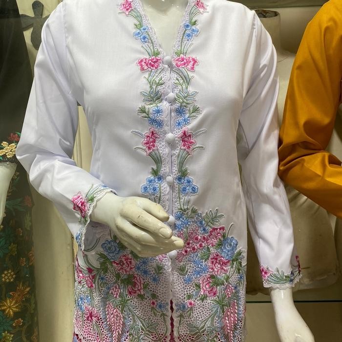 Trenatik- Motif Bunga Tanjung Kebaya Encim Nayla Bahan Katun Toyobo
