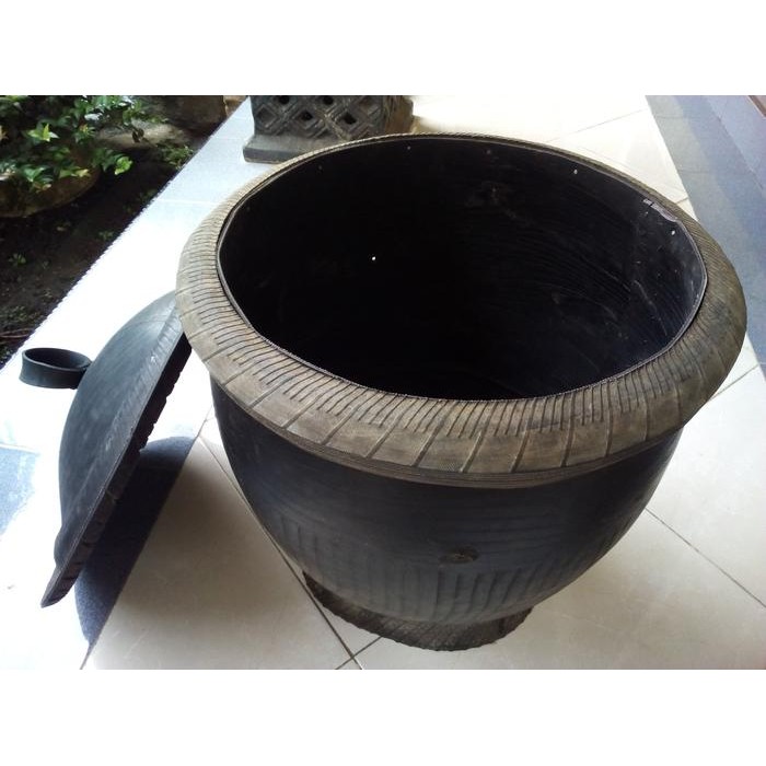 Tempat Sampah Dari Ban