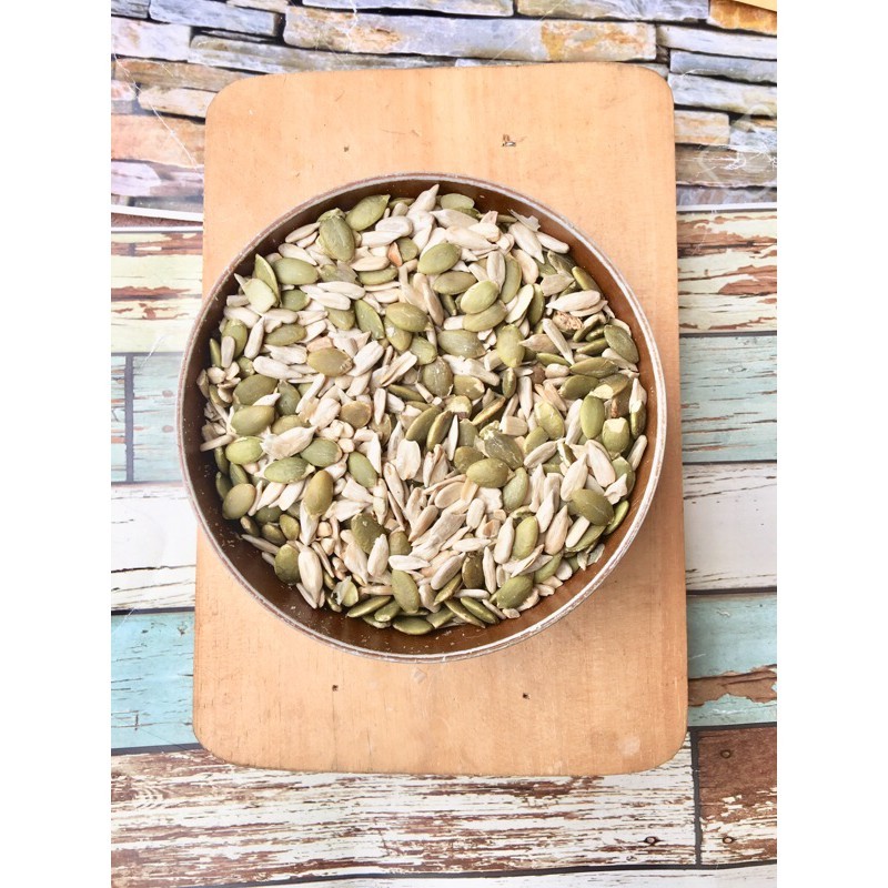 

Roasted Mix Pumpkin & Sunflower Seeds 250g (panggang)