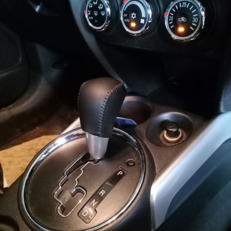 sarung cover perseneling tuas knob shift matic MITSUBISHI OUTLANDER