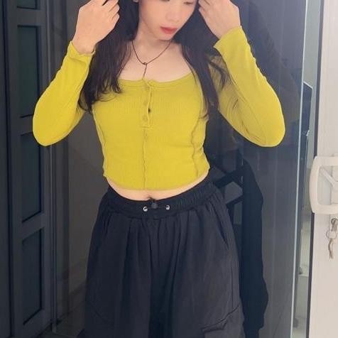 Lisa Crop Top / Crop Top Long Sleeve Korea / Kaos Crop Lengan Panjang Wanita Atasan Baju Pendek Best