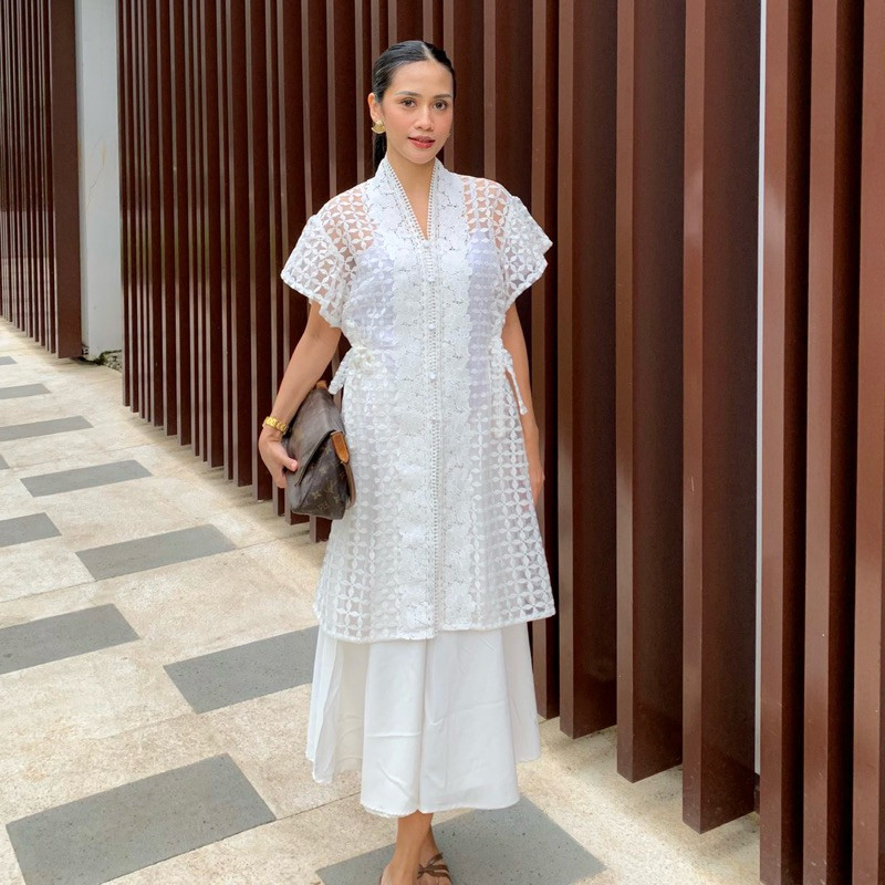 Kaftan Delight Atasan Tunik Wanita Renda Bordir Top White Tunic Lebaran 2025 Outer Kekinian
