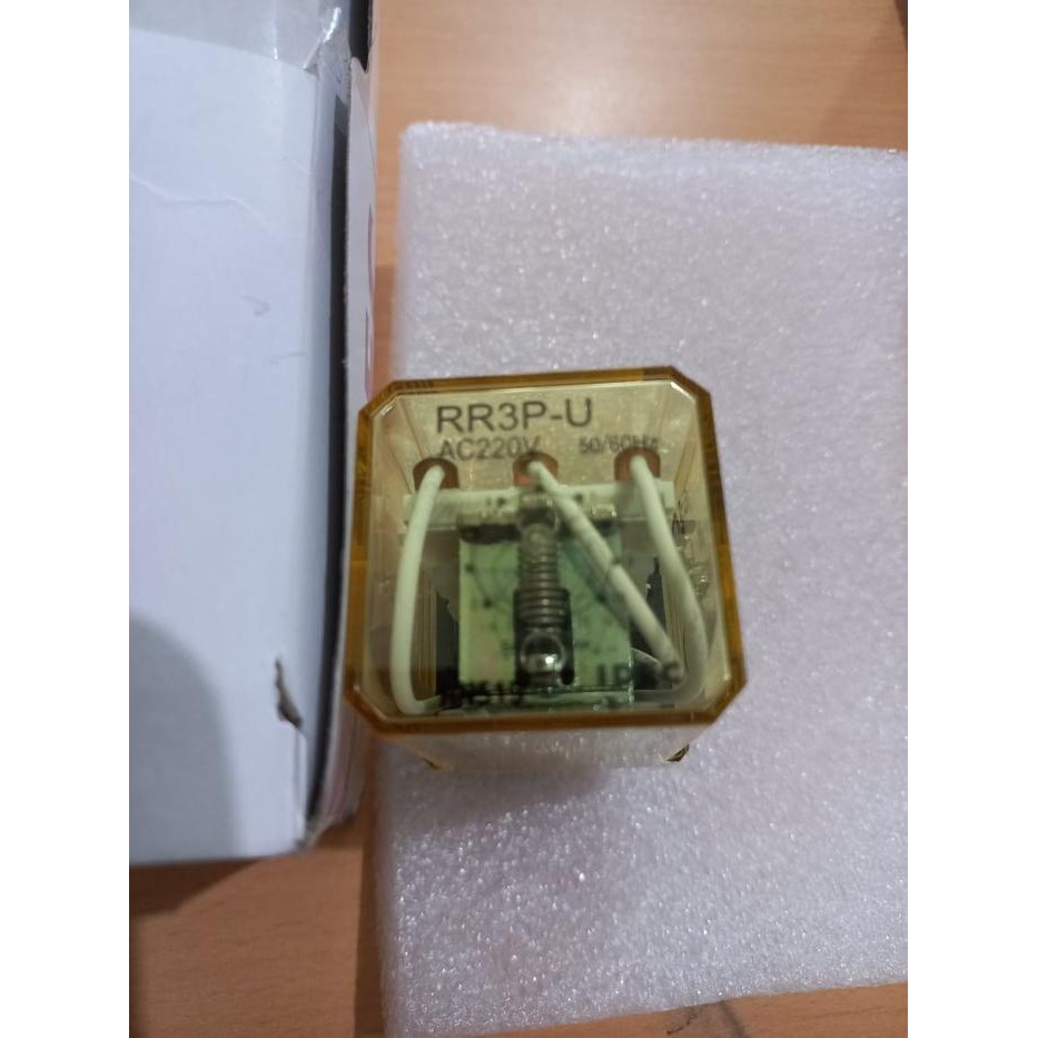 IDEC RR3P-U POWER RELAY 220VAC BEST SELLER