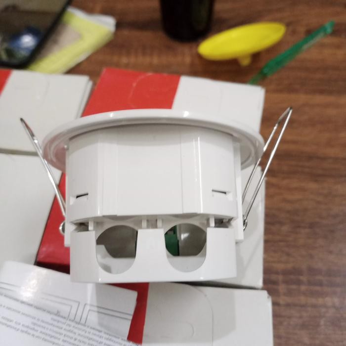 SENSOR GERAK /CEILING MOUNTING MOTOIN SENSOR 360 LEGRAND REF-048944