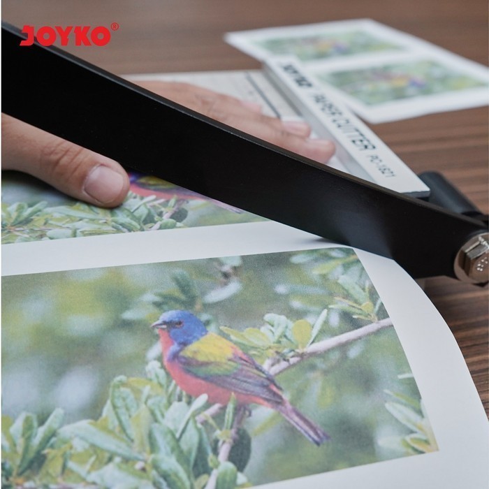 

Pemotong Kertas JOYKO PC-1821 Paper Cutter B5 PC1821 saja