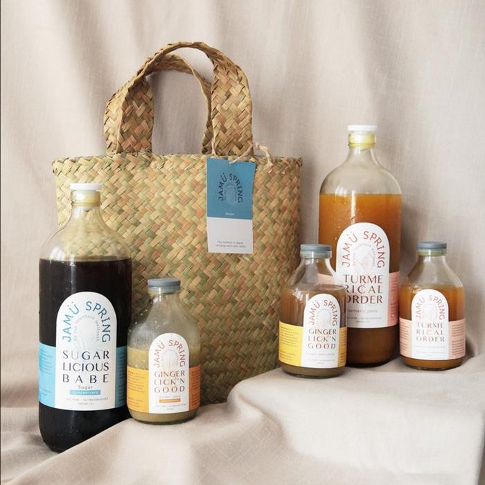 

Terlaris Jamu Spring Signature Hampers Minuman Tradisional Jahe & Kunyit Asam