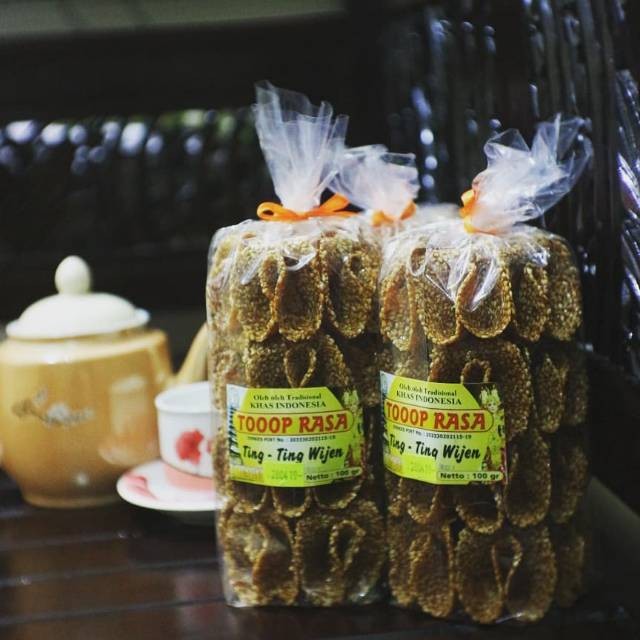 

Andrianbijaksana Tingting Wijen Noga Wijen Khas Daerah Banyumas Oleh Oleh Khas Banyumas