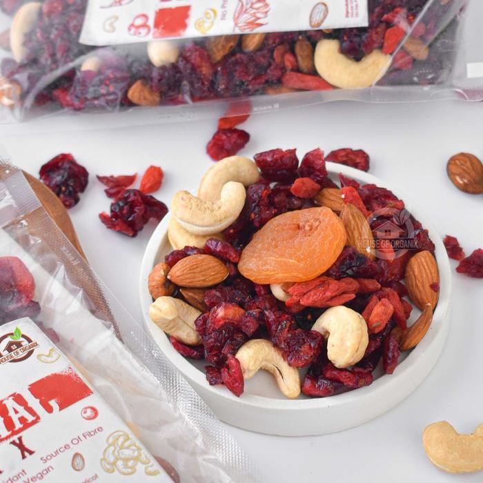 

Red Festival Trail Mix ( Nuts & Fruits ) 150 Gr Manco Wijen Cemilan Kacang Camilan Bebas Gmo Tidak