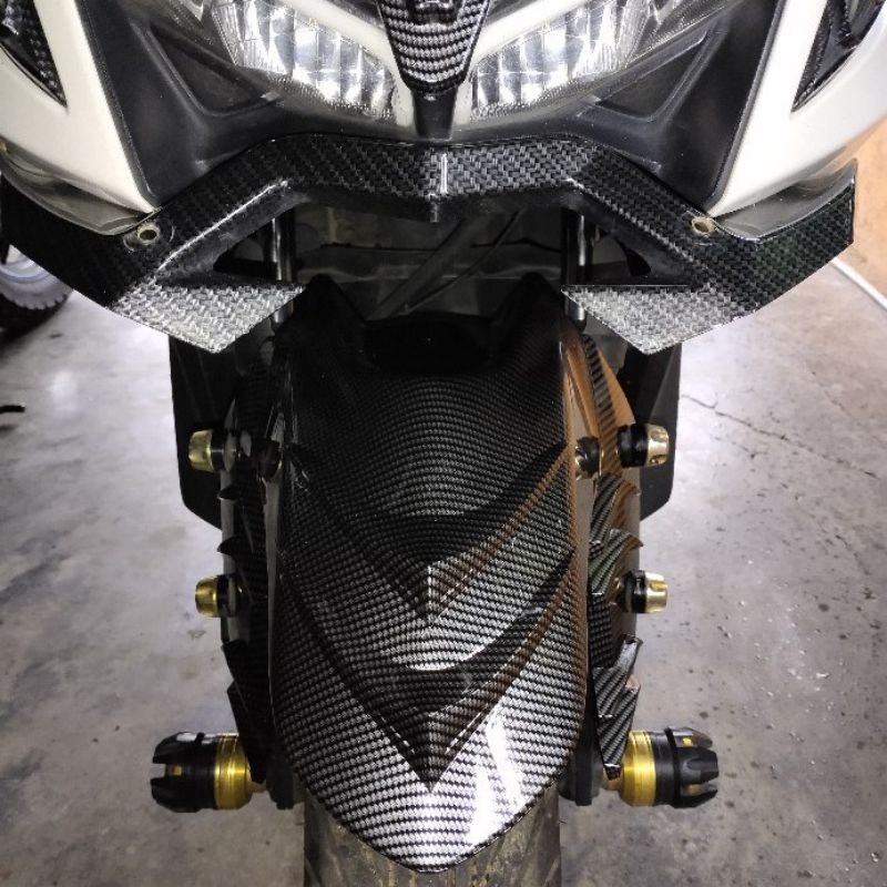 spakbor depan karbon nemo Aerox old aerox new 2termurah spakbor depan+kupingan type shark aerox new