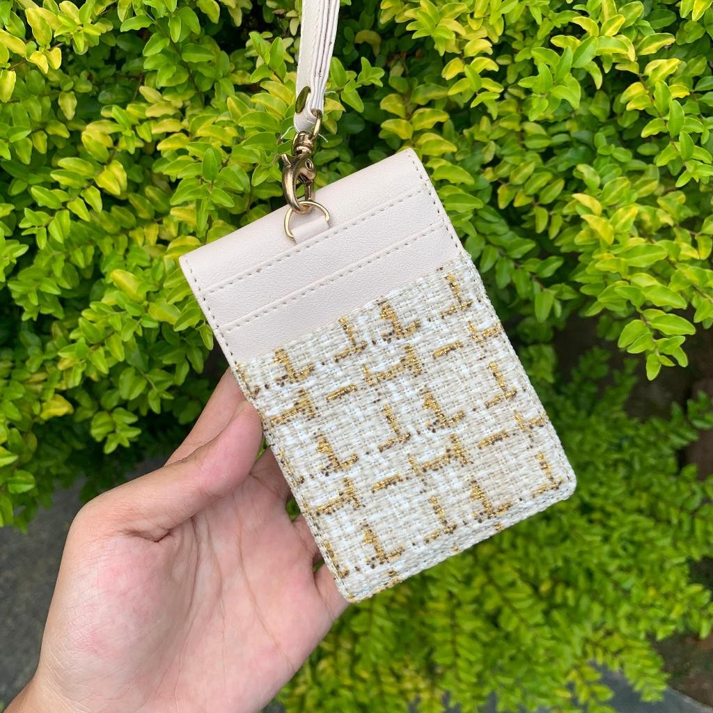 

Id card Karmila - Id Card kartu - Name tag kerja kuliah motif