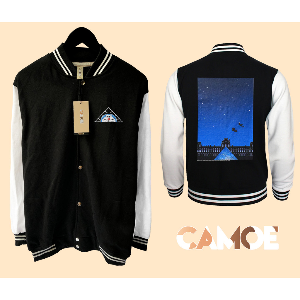 Jaket Baseball Varsity Doraemon Musee de Louvre Glass Pyramid Entrance Museum UT