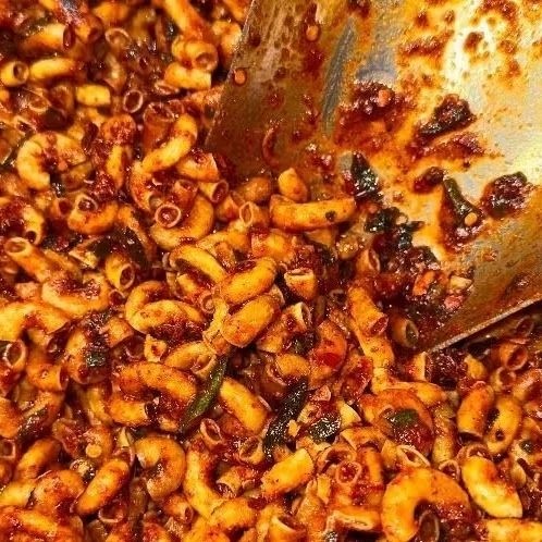 

WHYN!! Makaroni Pedas Bumbu Cikruh 1kg "MAKARONI NGABRET