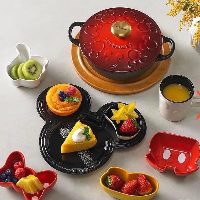 SALE  LE CREUSET X DISNEY MICKEY COLLECTION (LIMITED EDITION) READYY