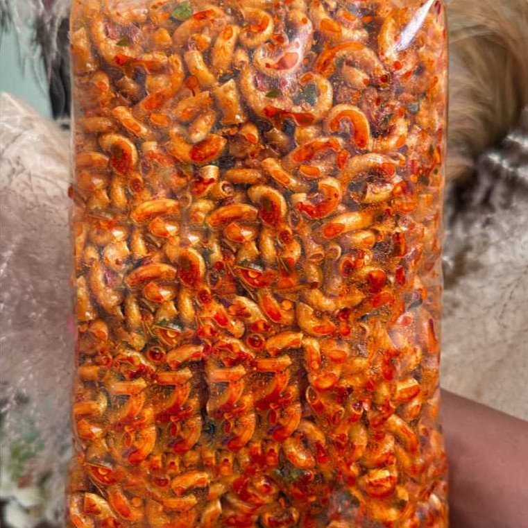 

Makaroni Bumbu Pedas Cikruh 1kg Makaroni Bumbu Melimpah WE!!