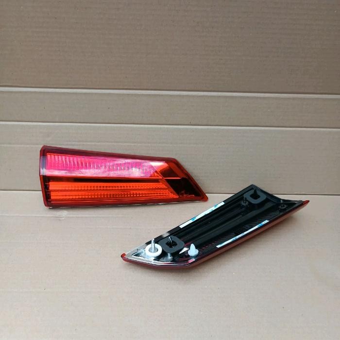 PREMIUM Reflektor calya / lampu bagasi calya / reflaktor sigra / reflektor bagasi sigra