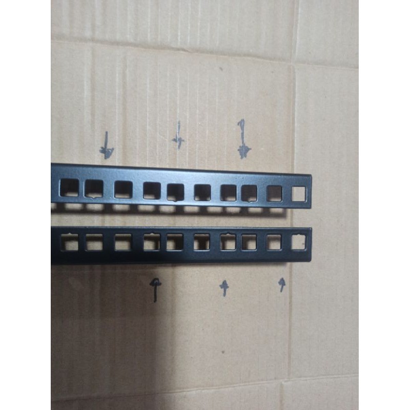 RB2233 Besi Rel Rack Mounting 16 U -71,4cm