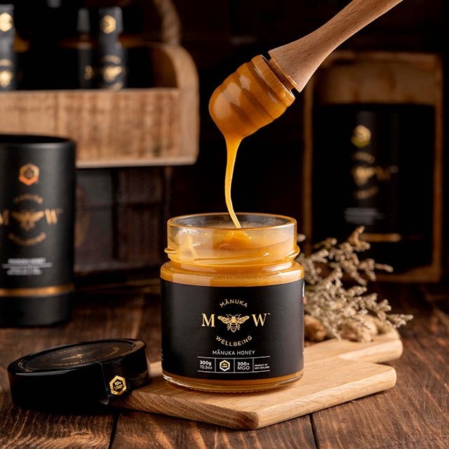

SPECIAL BIG SALE - Manuka Honey UMF 25+ 300 Gram