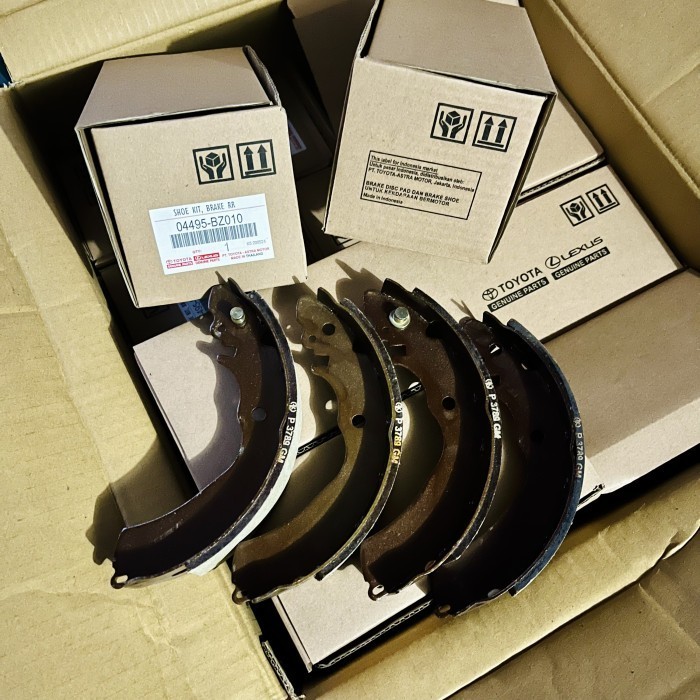 Brake shoe kampas rem belakang Toyota avanza /xenia 04495-bz010