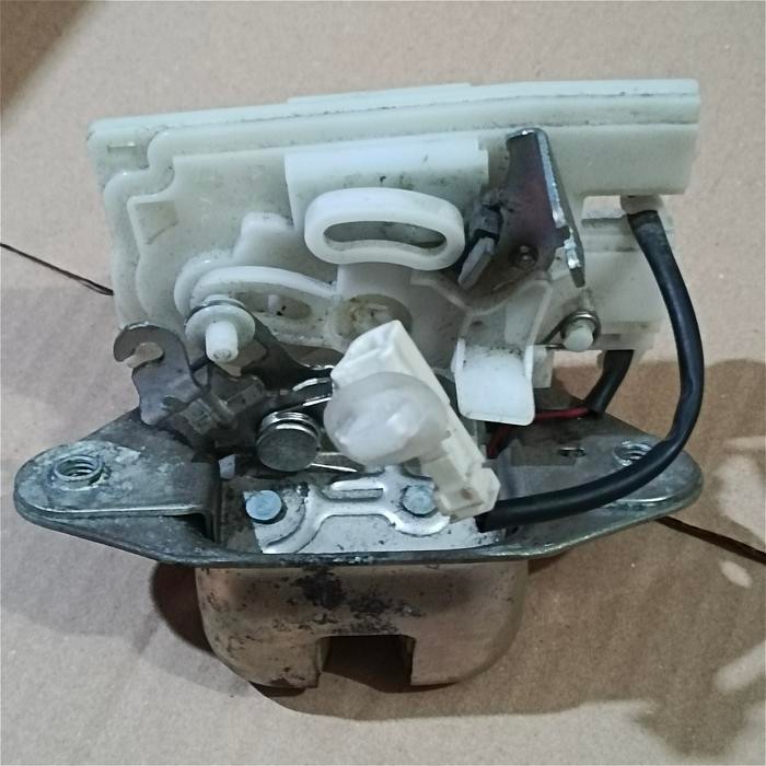 tail gate door lock aktuator pintu bagasi belakang honda freed