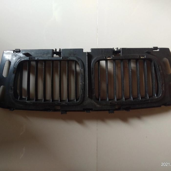 grill BMW E34 530i