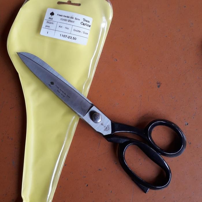 

Gunting Kain Size 9 inchi Solingen German.