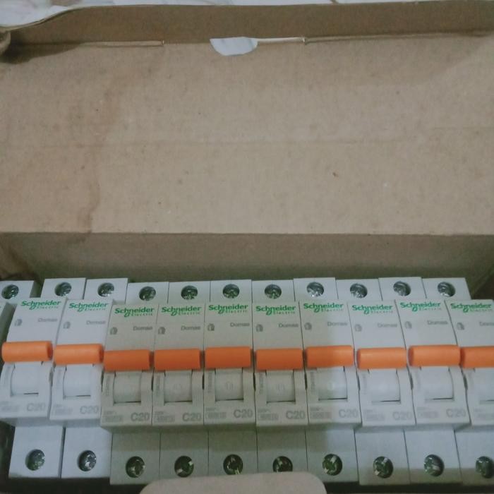 Mcb Schneider Domae 1 Phase 20A C20/Mcb Schneider Domae 1Phase 20A Ori