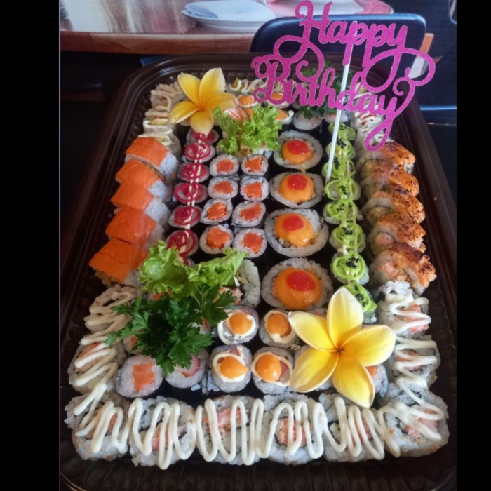 

KUE ULANG TAHUN SUSHI SALMON FRESH HALAL CANTIK KODE 1439