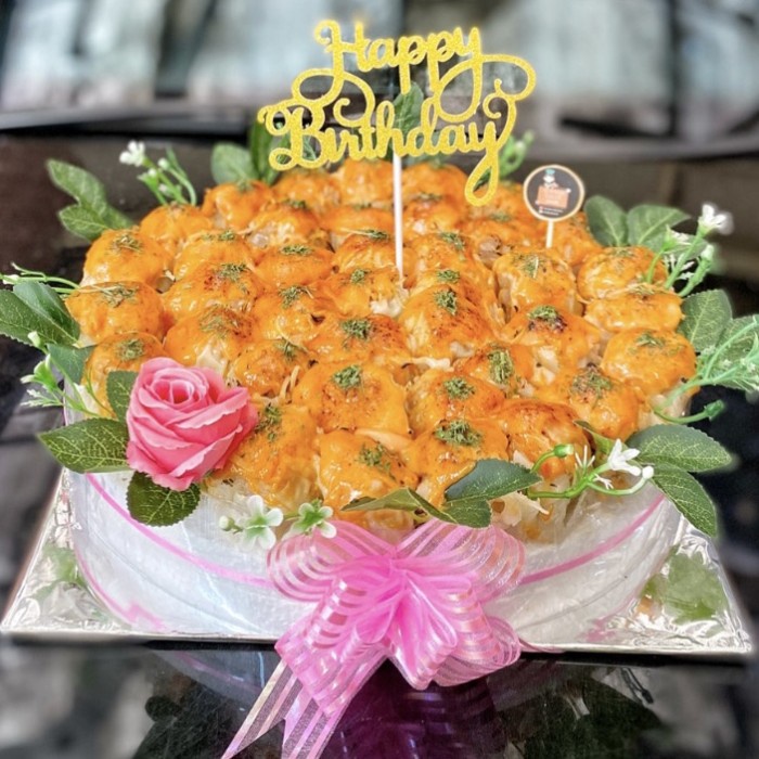 

MENTAI TART ISI 18 (DELAPAN BELAS). TOPPER BELUM TERMASUK KODE 1269