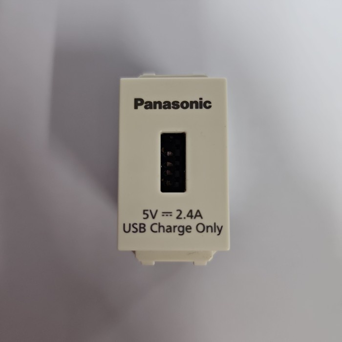 Mata Modul USB Fast Charger 1port WEJ108107 Panasonic