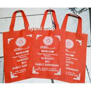 

Flashshow tas souvernir / Goddybag tambah sablon 1 sisi 1 warna
