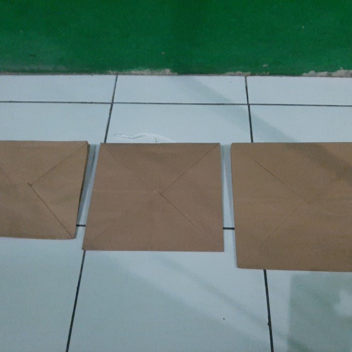 

Flashshow Paper bag polos coklat ukuran 22x22