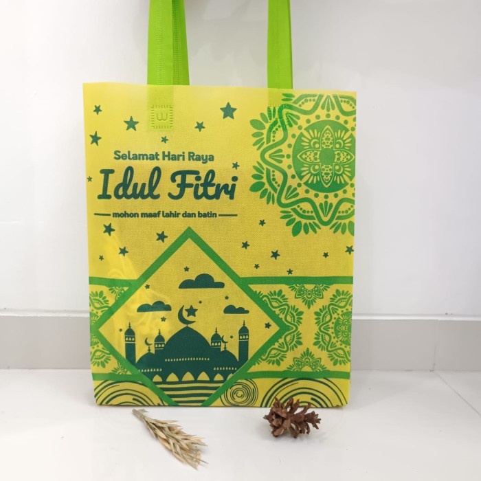 

Flashshow Goodie Bag/ Tas Spunbond Lebaran Idul Fitri 30 x 40 x 10 Full gambar