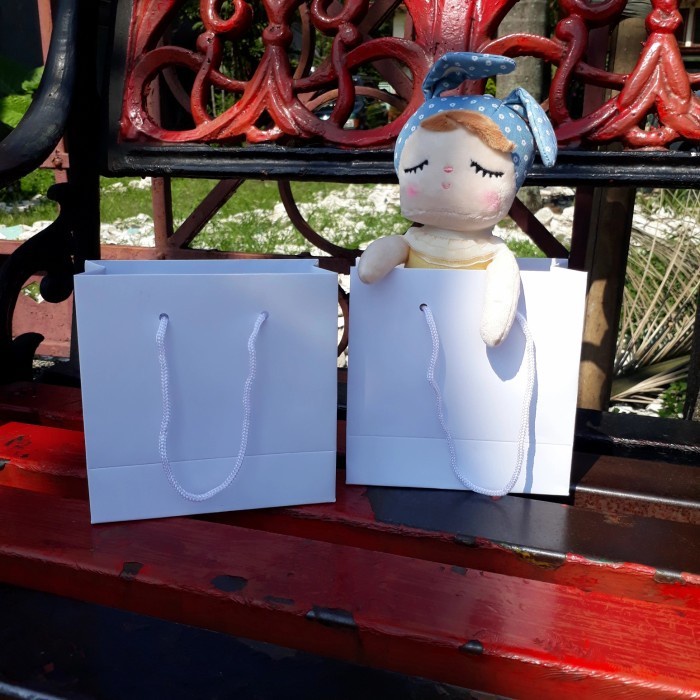 

Flashshow cute paperbag mini 13 x 6 x 13 putih polos paperbag kecil