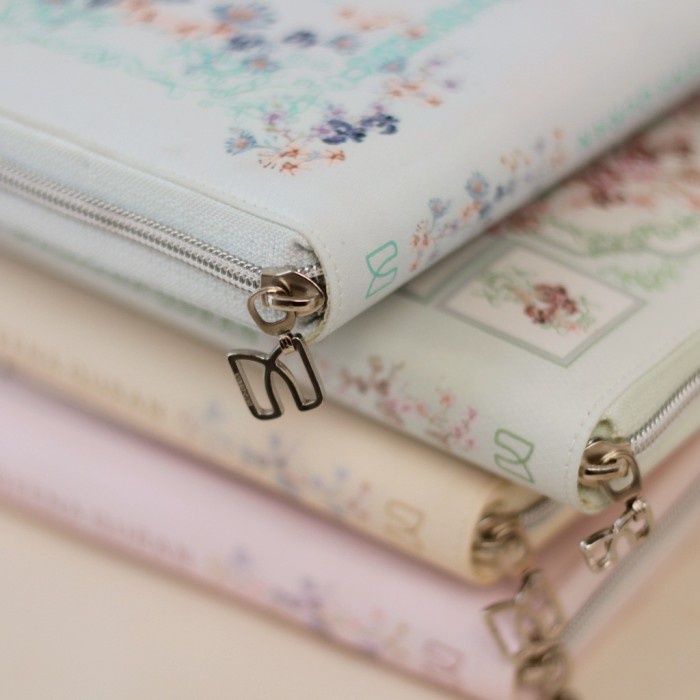 ALQURAN KECIL SAKU SEDANG TERJEMAH TERJEMAHAN TAJWID WARNA UNTUK WANITA CANTIK RESLETING UKURAN A7