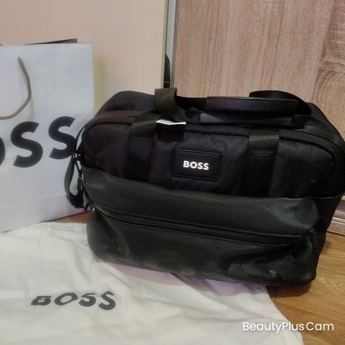 BISA E-KATALOG Tas Hugo Boss Golf Gym travel Slingbag duffel Original Black Authentic