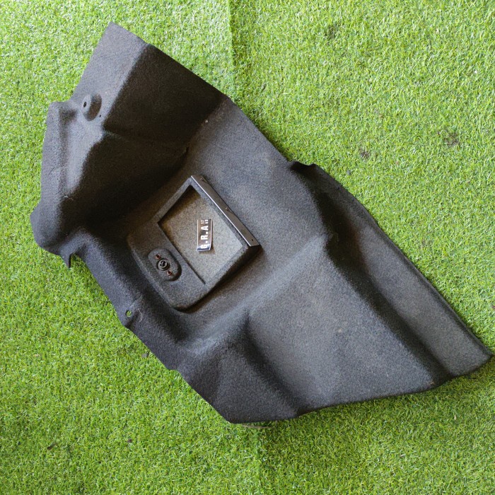 Karpet Bagasi Sisi Kiri Bmw E46 Copotan