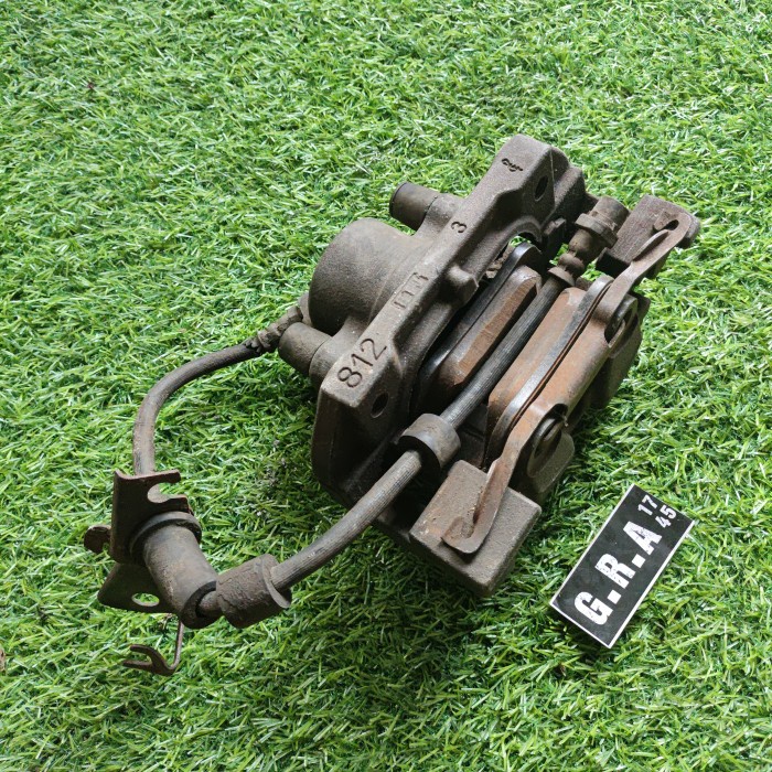 Kaliper Caliper Rem Depan Kanan Bmw E90 Bekas