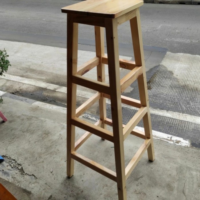 Kursi Tangga Kayu
