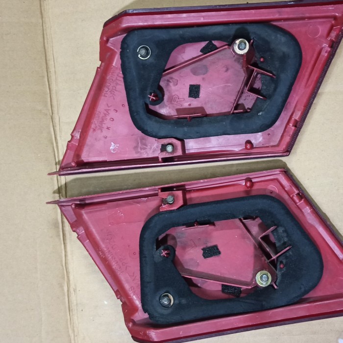 garnish lampu bagasi Mitsubishi lancer evo4 original