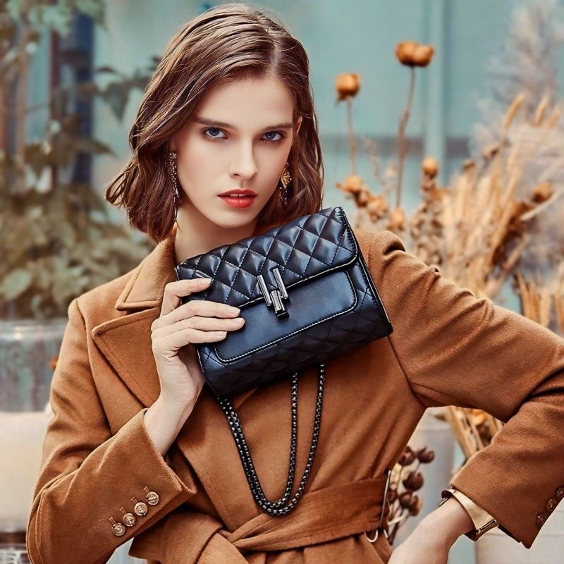 FREE ONGKIR TAS SELEMPANG WANITA AMORA CHELSY EMBOS