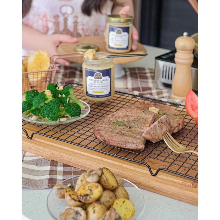 

terbaru !!! japanese garlic butter untuk memasak,menumis dan memanggang,dibuat hanya dengan bahan
