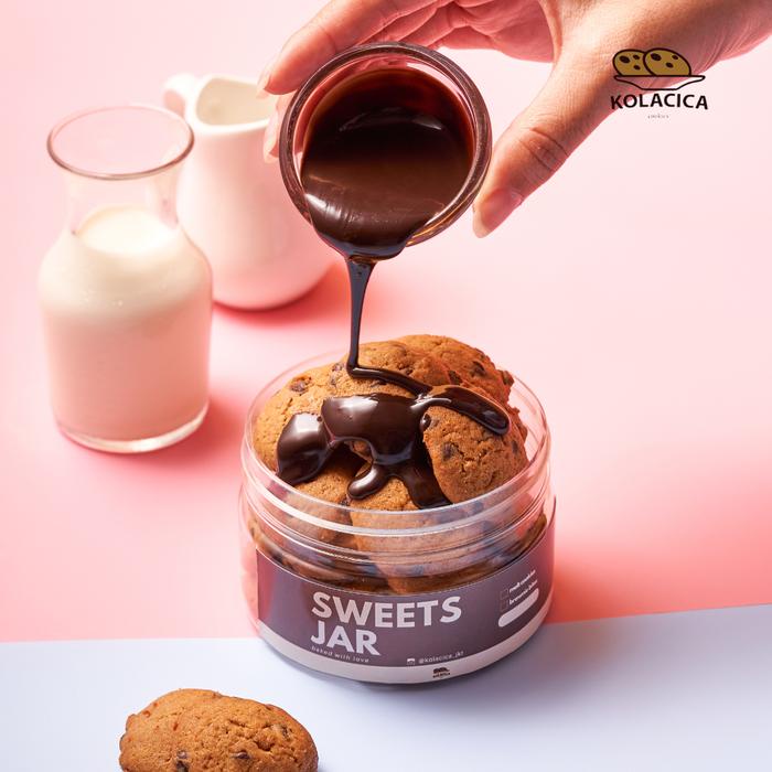 

SALE !!! KOLACICA MELT SERIES MINI VANILLA COOKIES WITH DARK CHOCO SAUCE READYY