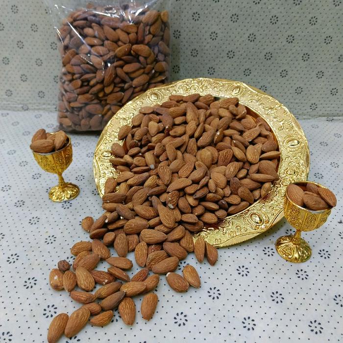 

Kacang Almond Kupas utuh siap makan /Roasted Almond Food snack