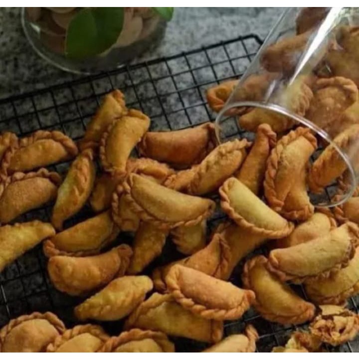 

Camilan Pastel kering Mini abon Jajanan Kering Makanan ringan Termurah