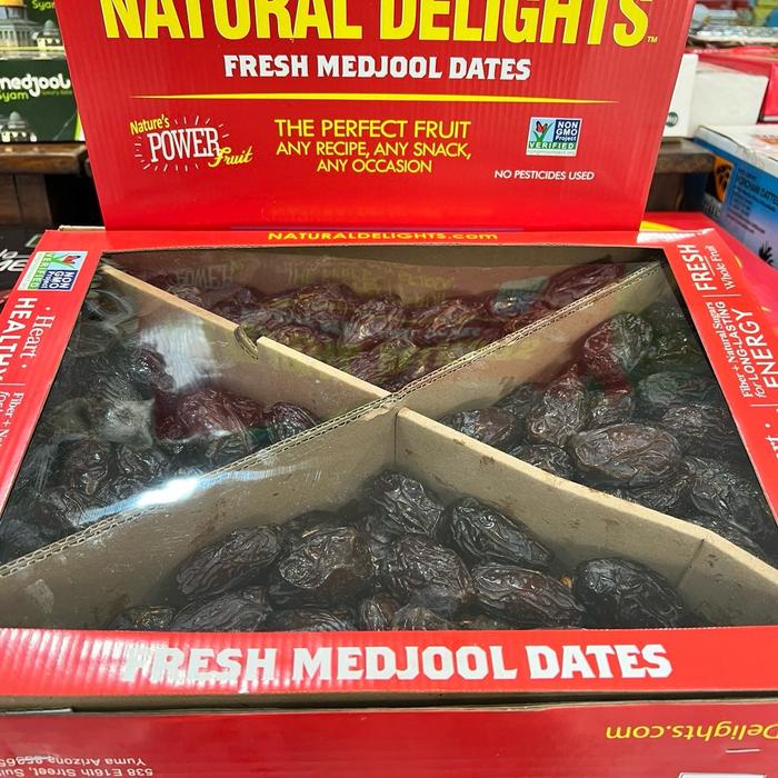 

1 Dus Kurma Medjol Jumbo Dus Merah isi 5kg Food Snack Cemilan