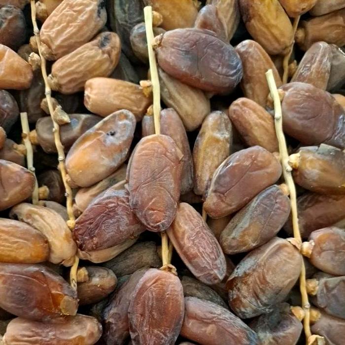 

Kurma tunisia madu, kurma tunisia tangkai kemasan 5 kg Food Snack Camilan Manis Makanan Cemilan