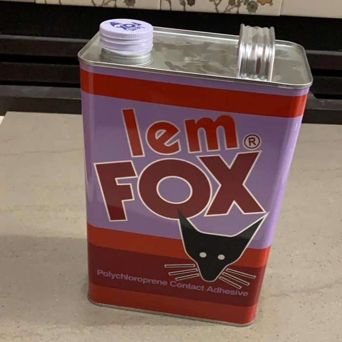 

READY STOK LEM FOX KUNING 1 GALON 2.5KG / LEM KARPET SENDAL KULIT KAYU HPL KARET READYY