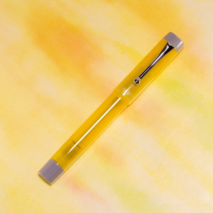 

OPUS88 DEMONSTRATOR 2021 YELLOW GREY. FOUNTAIN PEN WITH FLEX NIB